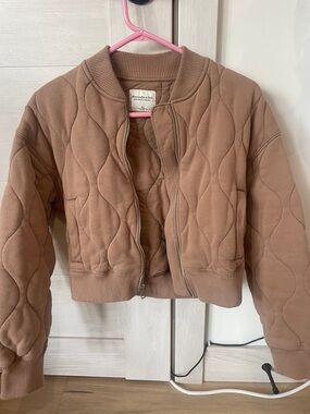 Abercrombie & Fitch Quilted Bomber Jacket — Taupe Brown